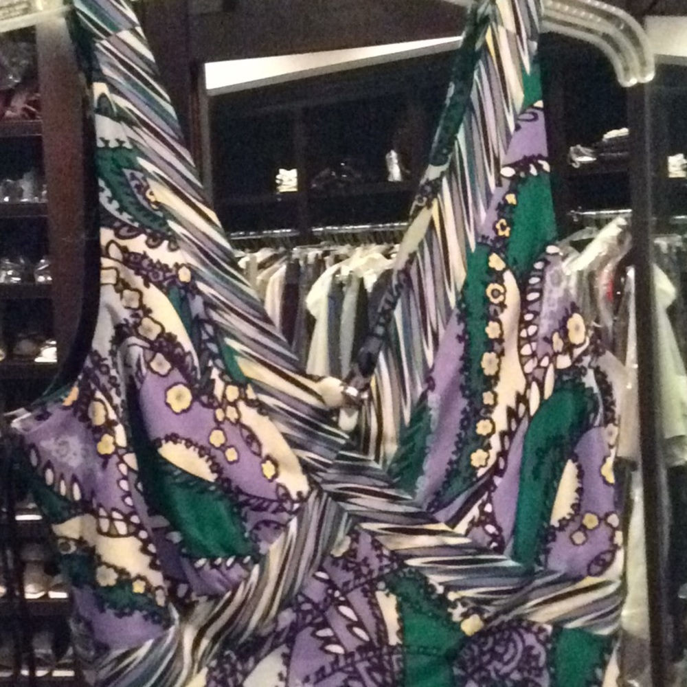 Tahari silk green, purple top, vneck, small, nwt, - Picture 3 of 3